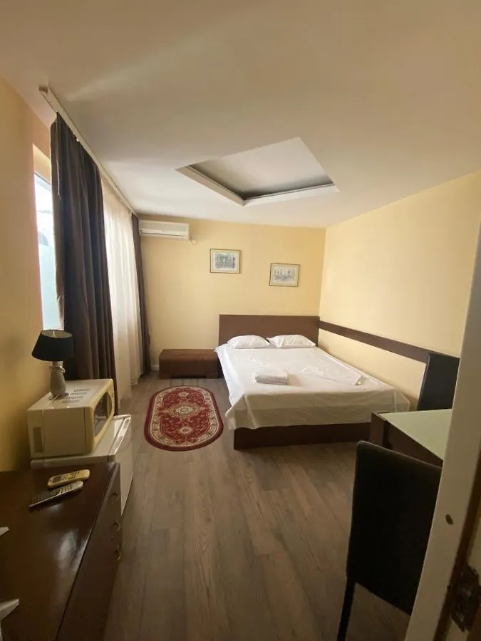 ***  Ave Hotel Victoriei Бухарест Румыния